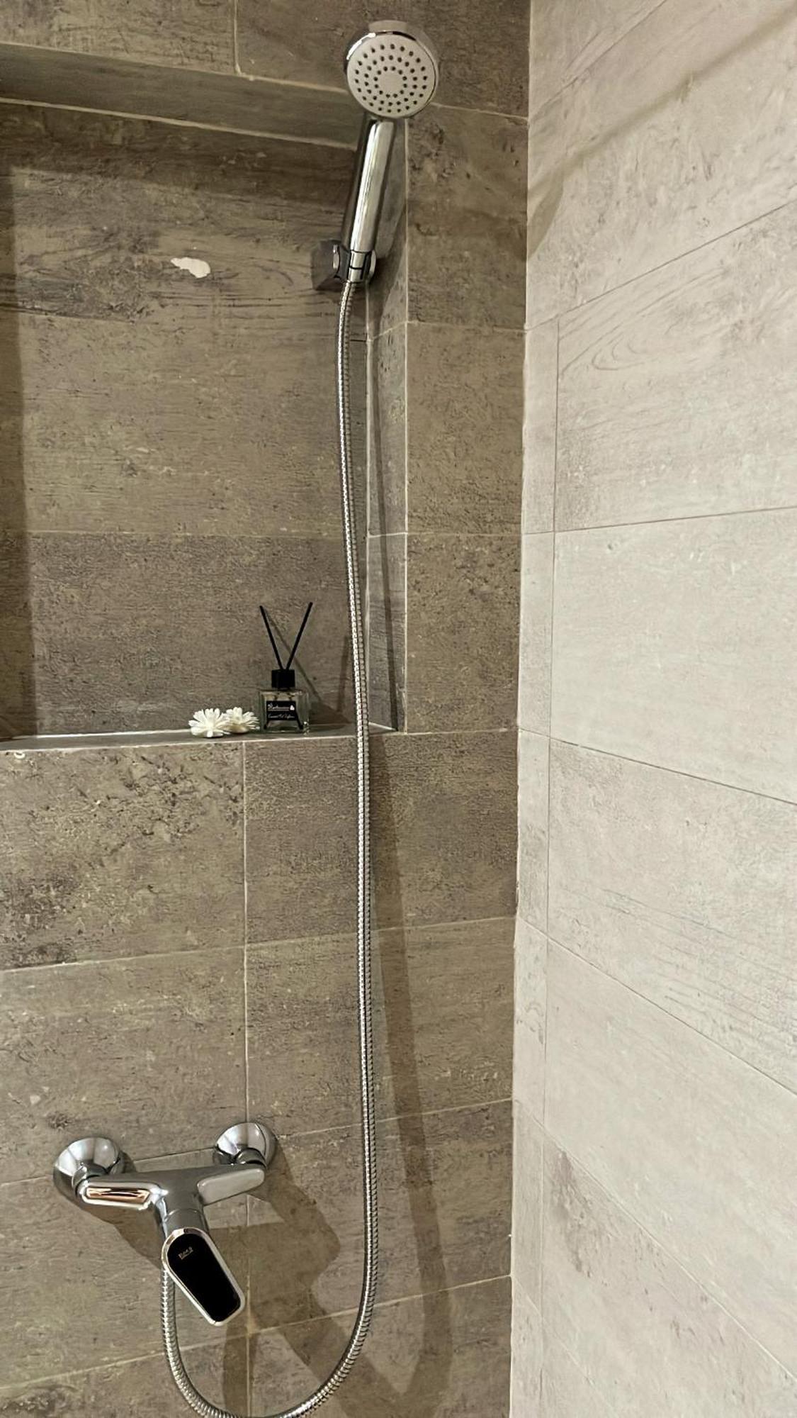 Elegant Appartement Avec Un Acces Piscine Jardin Parking Sous-Sol Et Wifi Haut Debit Fibre Optique Tanger Exteriör bild